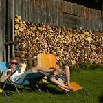 Bio-urlaubshof Dansbach ファームステイ